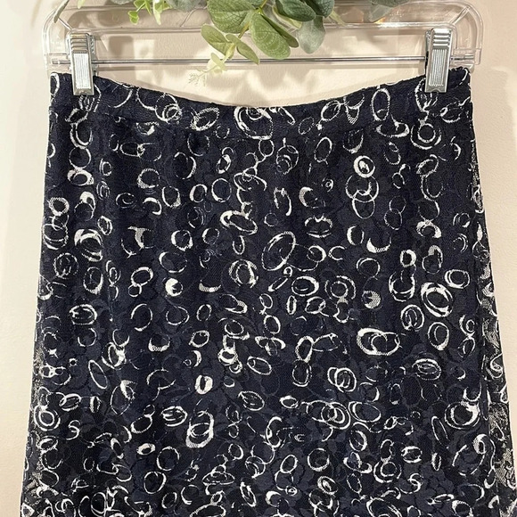 NWT Christopher & Banks Petite Lace Skirt Navy and White PS - Picture 2 of 16